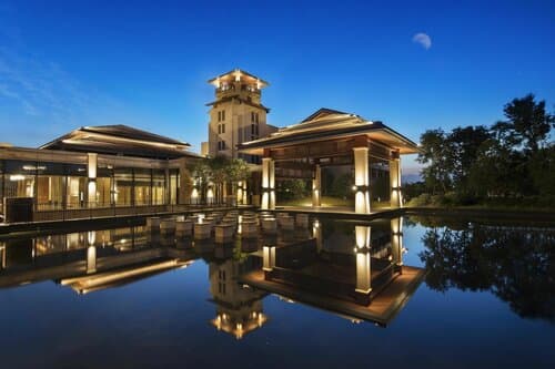 Внешний вид отеля Hilton Wuhan Optics Valley