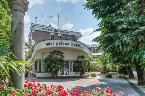 Внешний вид отеля Mini Palace Hotel в Витербо