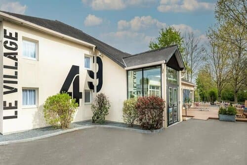 Внешний вид отеля The Originals City, Angers Sud – Le Village 49 в Мен-и-Луаре