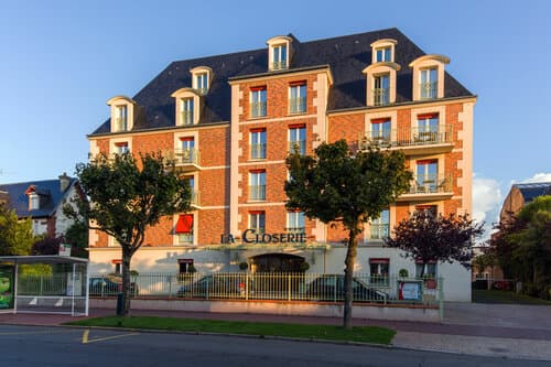 Внешний вид отеля La Closerie Deauville в Довиле
