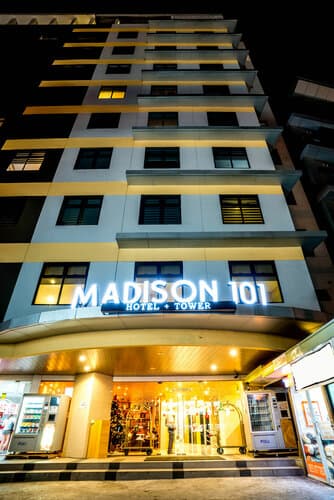 Внешний вид отеля Madison 101 Hotel & Tower в Кесон-Сити