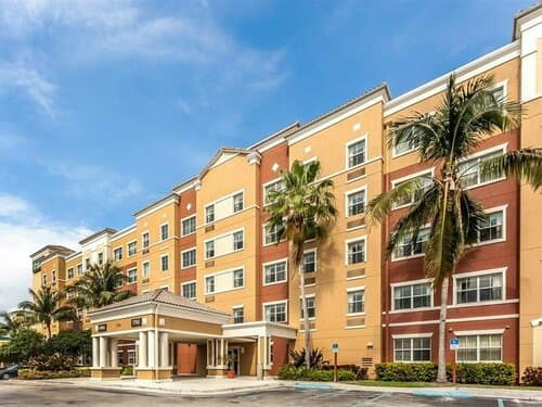 Внешний вид отеля Extended Stay America Suites Miami Airport Doral в Дорале