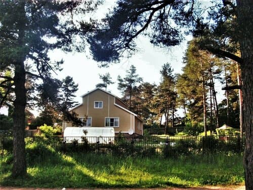 Внешний вид отеля Дом у сосен