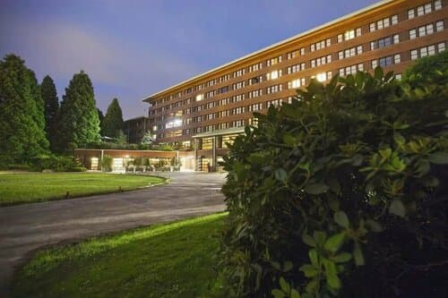 Внешний вид отеля Disney's Sequoia Lodge