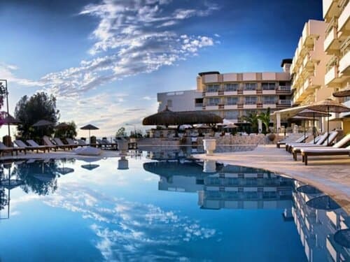 Внешний вид отеля Carina Hotel