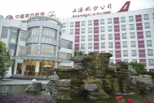 Внешний вид отеля Shanghai Airlines Travel Hotel