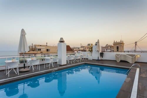 Внешний вид отеля Hotel Centro Mar в Бенидорме