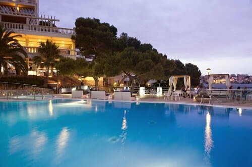 Внешний вид отеля Barceló Illetas Albatros в Кальвии