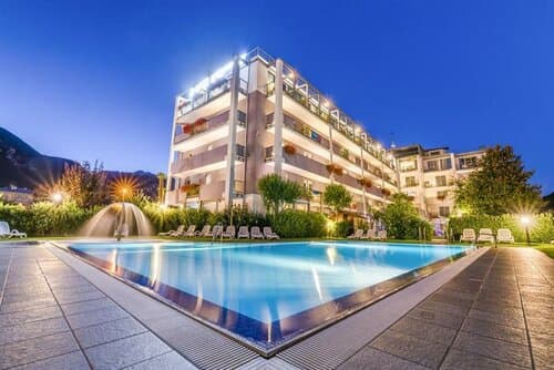 Внешний вид отеля Ambassador Suite Hotel