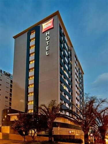 Внешний вид отеля Ibis Florianopolis в Флорианополисе