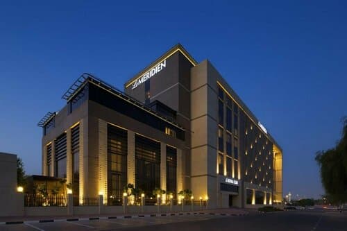 Внешний вид отеля Le Meridien Dubai Hotel & Conference Centre в Дубае