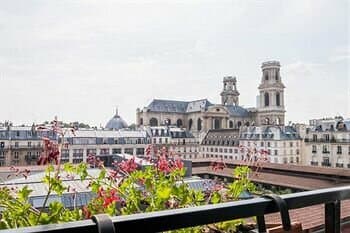 Внешний вид отеля Hotel Le Clément в Квартале Одеоне