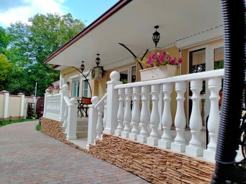 Внешний вид отеля Родниковский в Кисловодске