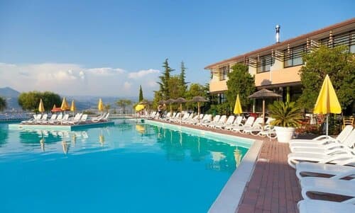 Внешний вид отеля Hotel Centro Turistico Gardesano
