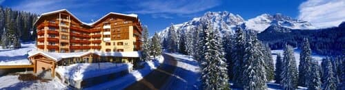 Внешний вид отеля Carlo Magno Hotel SPA Resort в Пинцоле