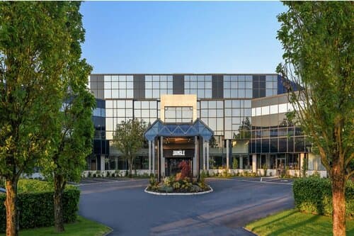 Внешний вид отеля The Jangle Hotel Paris - Charles de Gaulle Airport в Ле-Мезниль-Амеле