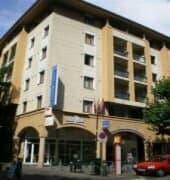 Внешний вид отеля Hotel Kyriad Chambery Centre Curial в Шамберях