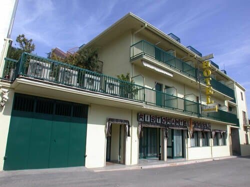 Внешний вид отеля Hotel La Pergola
