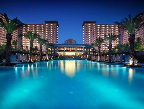 Внешний вид отеля Howard Johnson by Wyndham Resort Sanya Bay