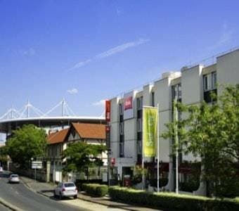 Внешний вид отеля Ibis Saint-Denis Stade Ouest