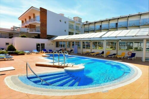 Внешний вид отеля Hotel Port-Bo