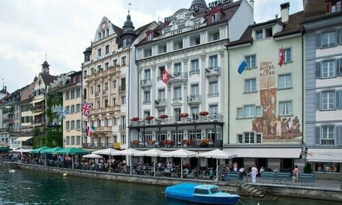 Внешний вид отеля Des Alpes Luzern в Люцерне