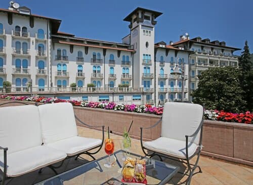Внешний вид отеля Hotel Savoy Palace