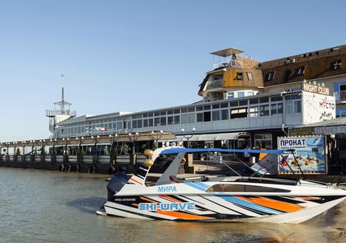 Внешний вид отеля Торнадо в Ейске