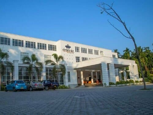 Внешний вид отеля The Covanro