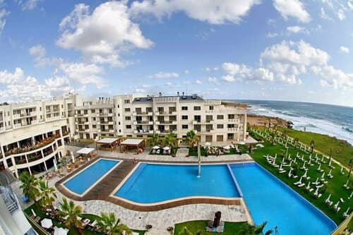 Внешний вид отеля Capital Coast Resort & SPA в Пафосе (город)