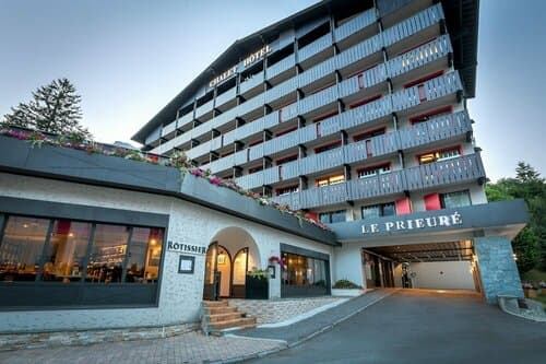 Внешний вид отеля Chalet Hôtel le Prieuré and SPA в Шамони-Мон-Блане