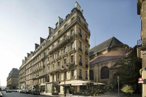 Внешний вид отеля Hotel Lumen Paris Louvre в Квартале Пале-Рояле