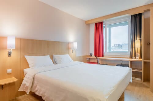 Внешний вид отеля ibis Санкт-Петербург Центр в округе Лиговка-Ямской