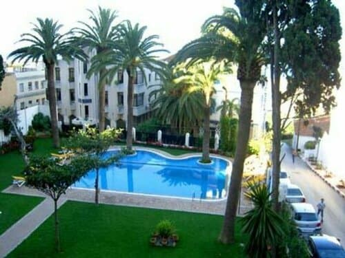 Внешний вид отеля Hotel Rembrandt