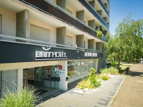 Внешний вид отеля Brit Hotel Le Parc Vichy в Алье
