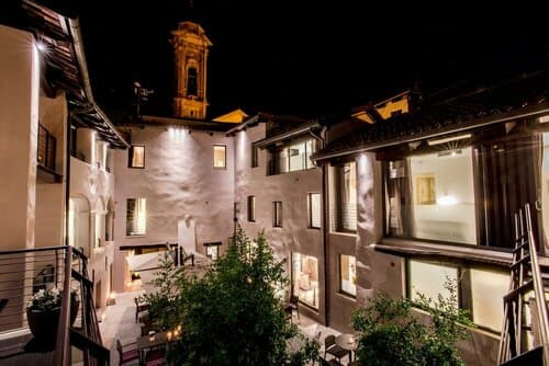 Внешний вид отеля Uve Rooms & Wine Bar в Ла-Морре