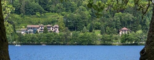 Внешний вид отеля Le Manoir au Lac в Гранд-Эсте