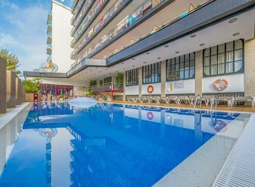 Внешний вид отеля  Checkin Garbí  в Калелье