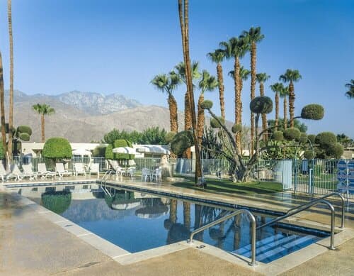 Внешний вид отеля Desert Isle of Palm Springs в Палм-Спрингс