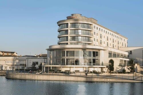 Внешний вид отеля Waterfront Southport Hotel в Сефтоне