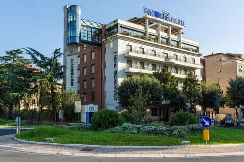 Внешний вид отеля Hotel Michelangelo Palace