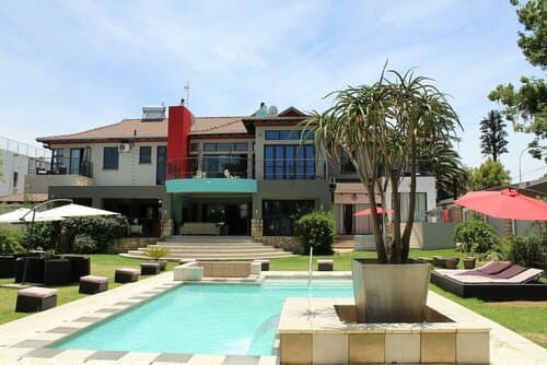 Внешний вид отеля Africa Paradise в Городе Метрополитенского Муниципалитете Экурхулени