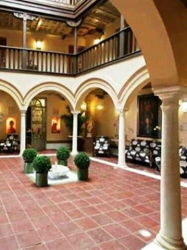 Внешний вид отеля Hotel Sacristía de Santa Ana в Севилье