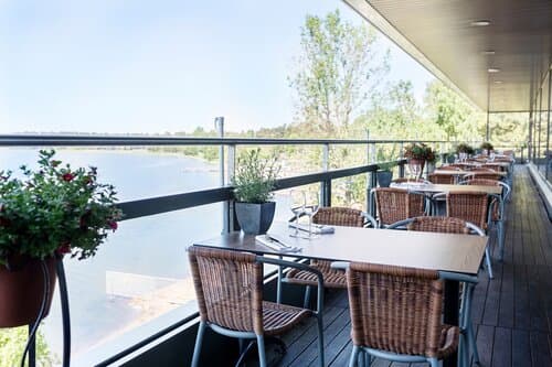 Внешний вид отеля Hilton Helsinki Kalastajatorppa в Хельсинки