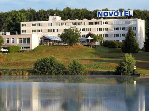 Внешний вид отеля Novotel Limoges Le Lac в Лиможе