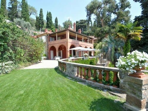 Внешний вид отеля Villa della Pergola
