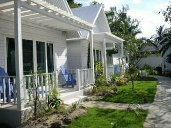 Внешний вид отеля P.P. Blue Sky Resort в Ао Нанге