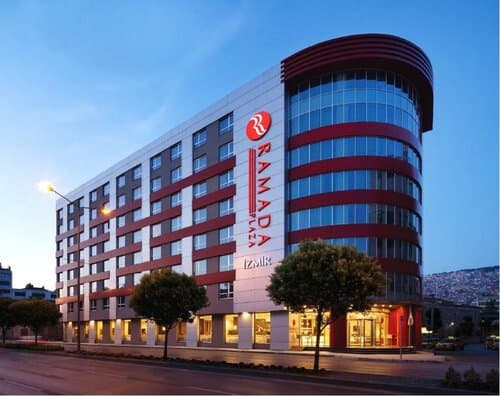 Внешний вид отеля Ramada Plaza by Wyndham Izmir