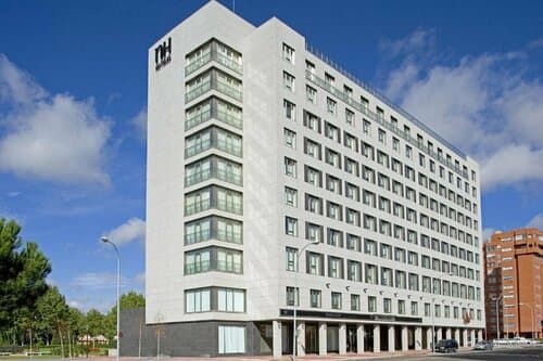 Внешний вид отеля Nh Valladolid Bálago в Вальядолиде