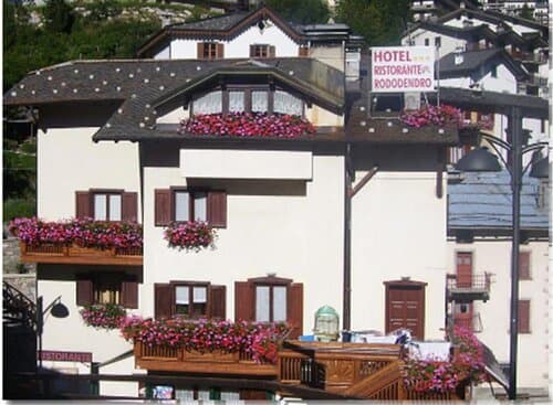 Внешний вид отеля Hotel Rododendro в Бергамо